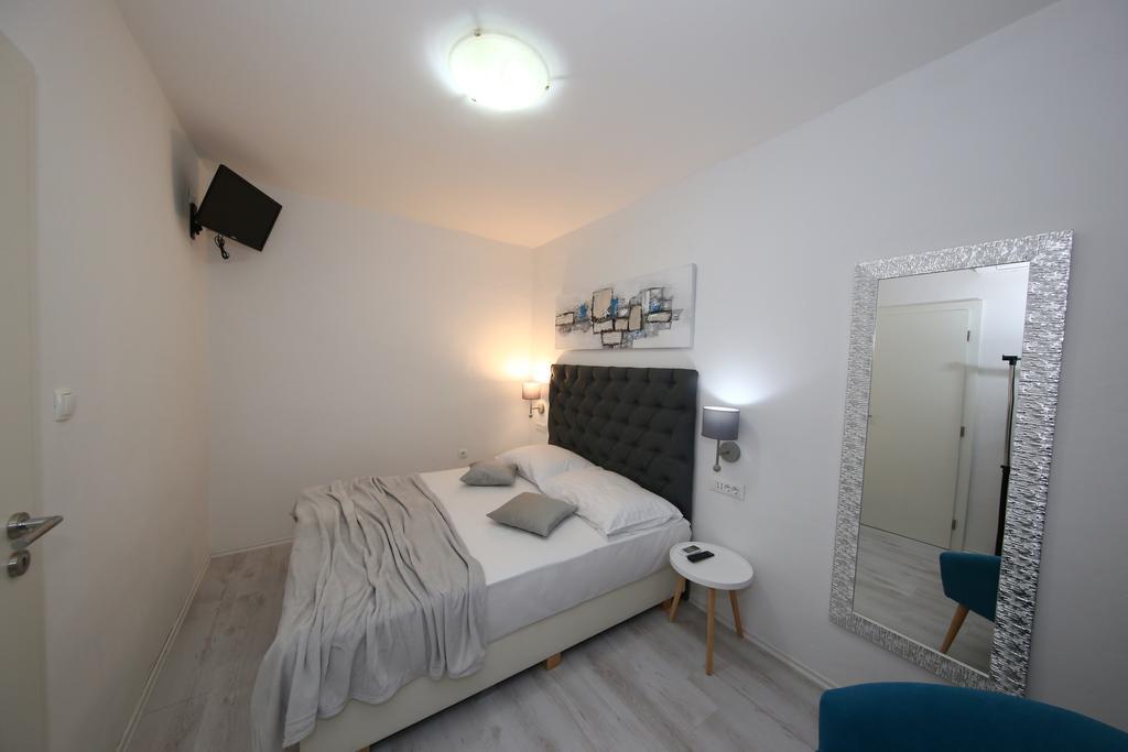 Apartments Maruna Self Check-In Zadar Exterior photo