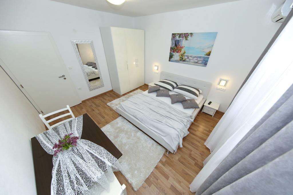 Apartments Maruna Self Check-In Zadar Exterior photo